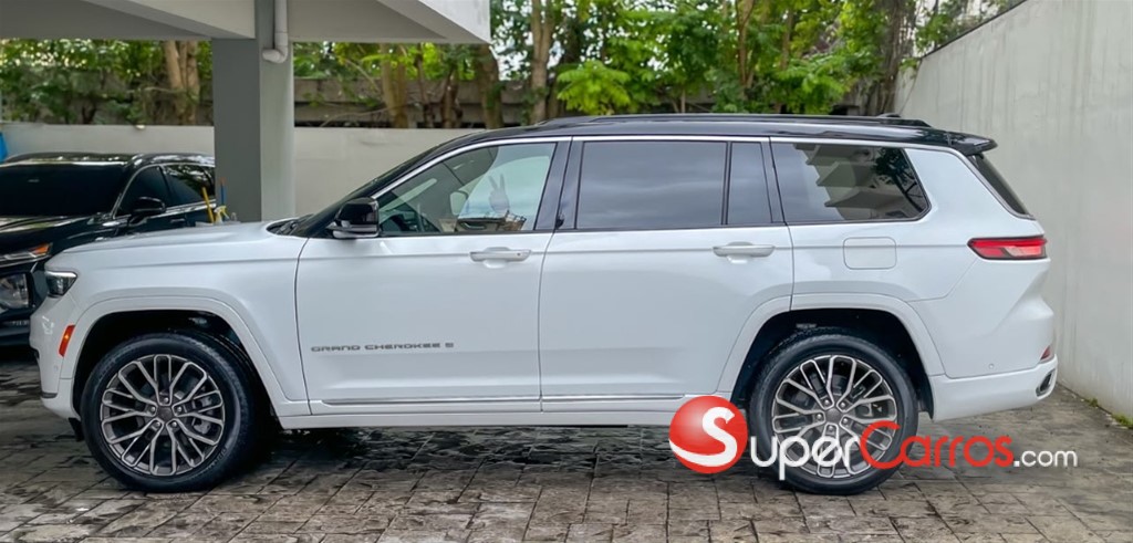 2025 Jeep Grand Cherokee Summit Reserve — foto 4 / 12