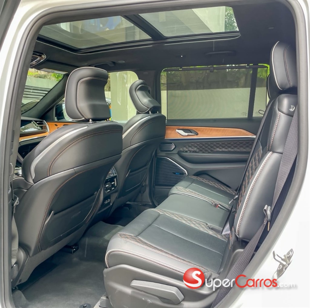 2025 Jeep Grand Cherokee Summit Reserve — foto 7 / 12