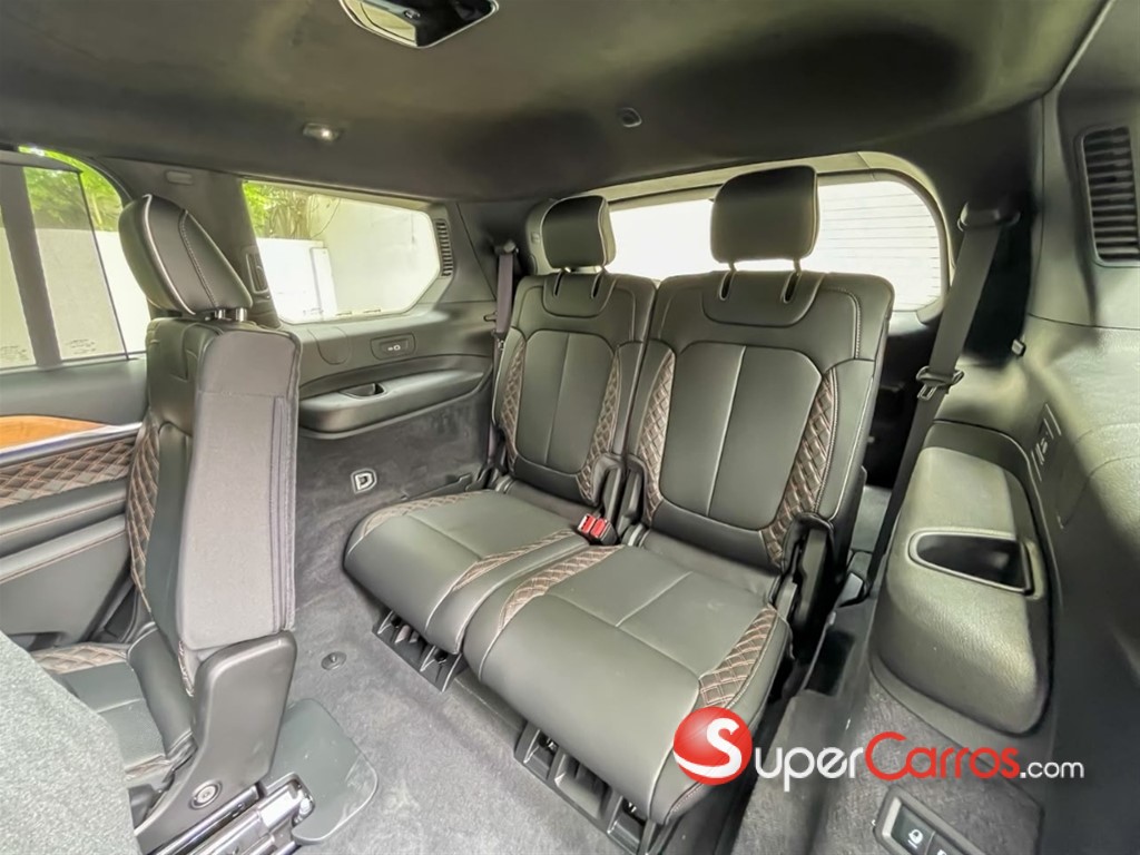 2025 Jeep Grand Cherokee Summit Reserve — foto 8 / 12