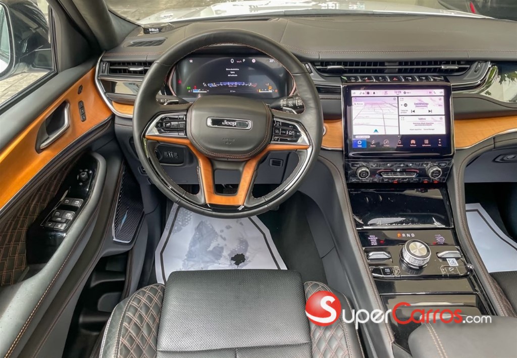 2025 Jeep Grand Cherokee Summit Reserve — foto 9 / 12