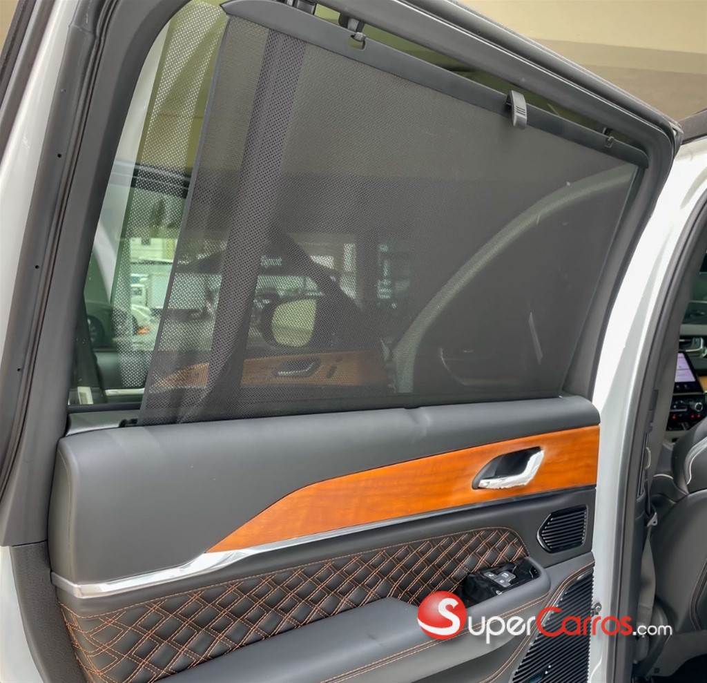 2025 Jeep Grand Cherokee Summit Reserve — foto 10 / 12