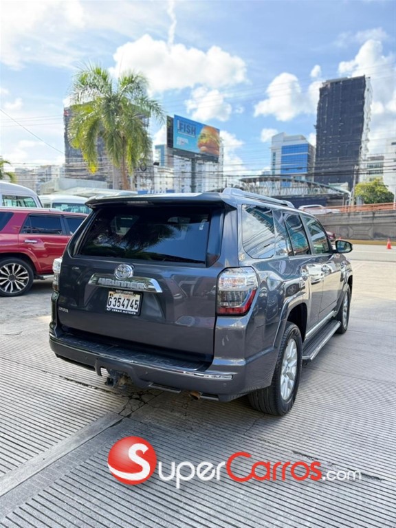2016 Toyota 4 Runner Limited — foto 5 / 5