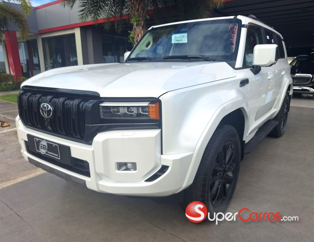 2026 Toyota Land Cruiser Prado Luxury 01