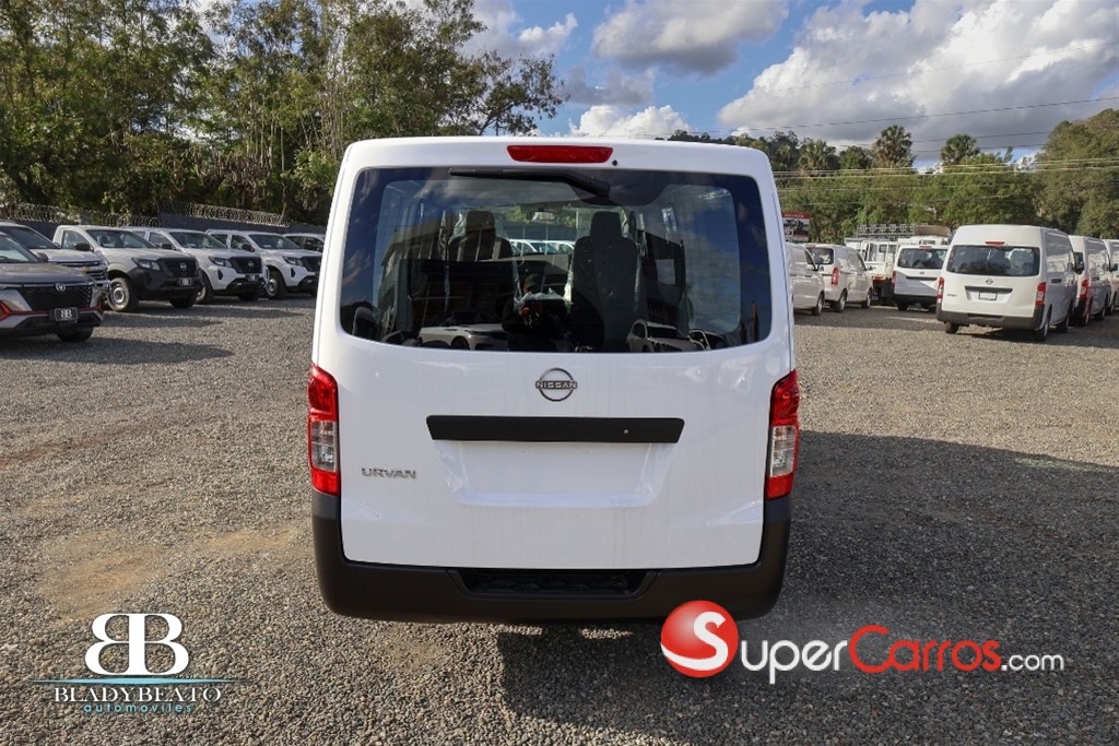 2026 Nissan Urvan — foto 3 / 12