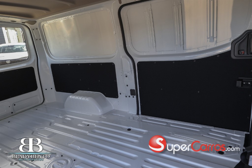 2026 Nissan Urvan — foto 10 / 12