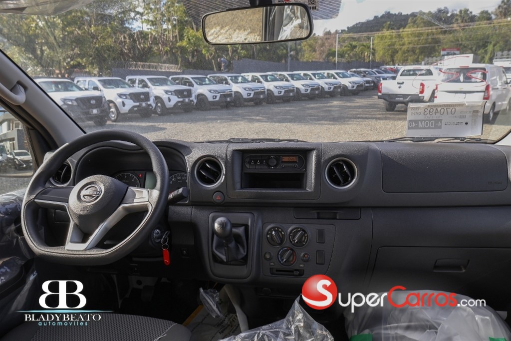 2026 Nissan Urvan — foto 12 / 12