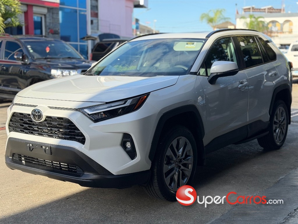 2025 Toyota RAV4 XLE Premium — foto 6 / 12