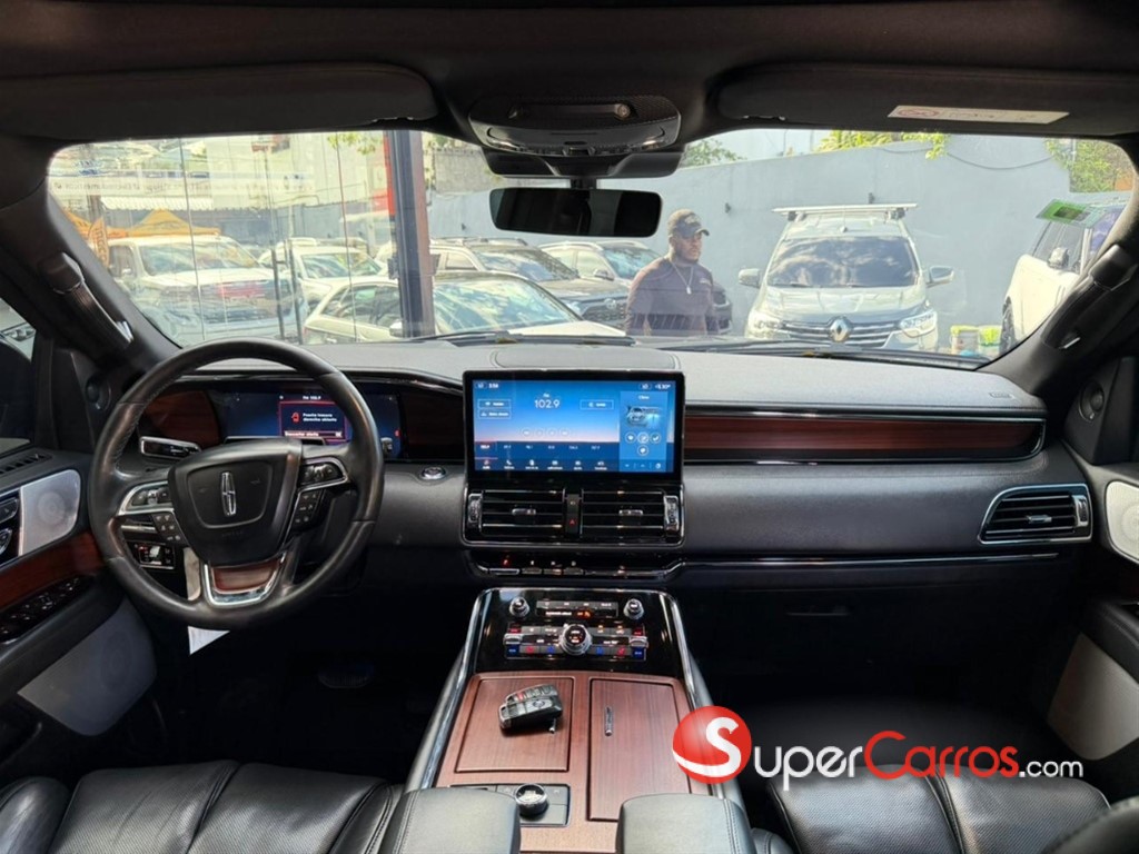 2023 Lincoln Navigator Reserve II — foto 5 / 11