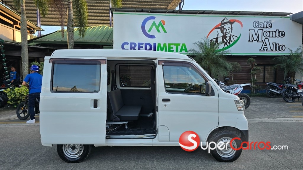 2020 Daihatsu Hijet — foto 5 / 12
