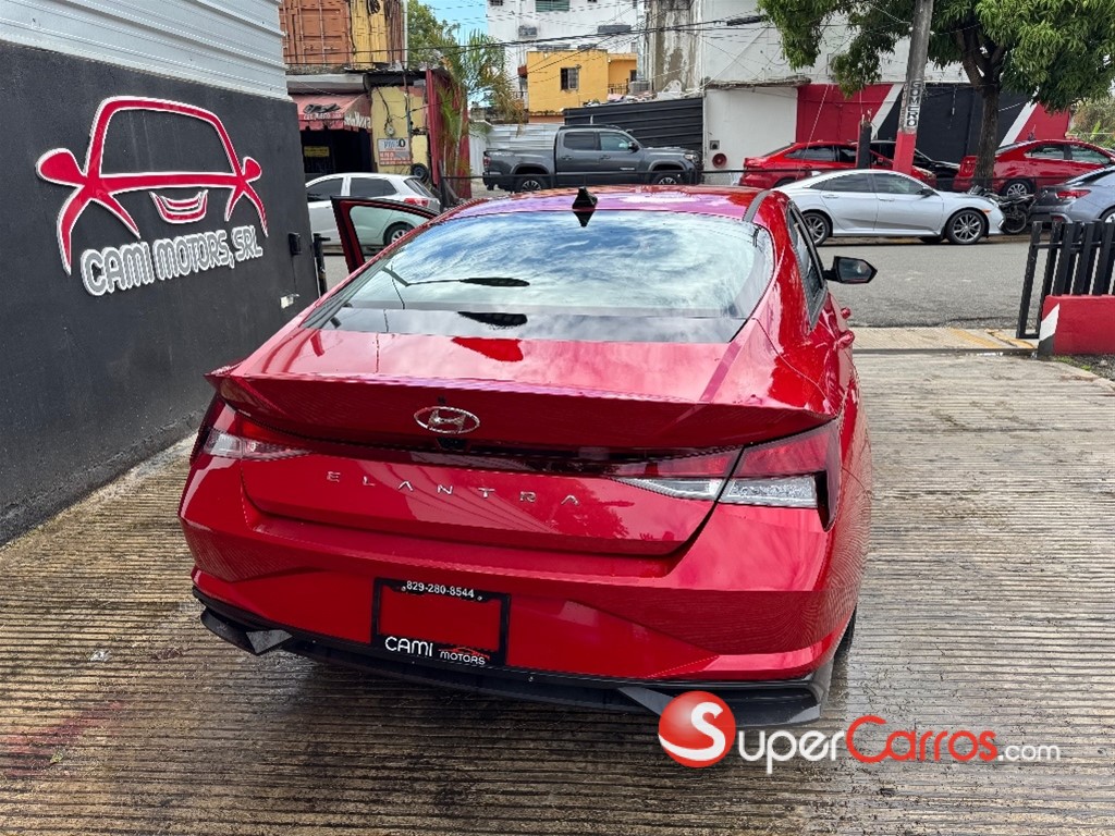 2023 Hyundai Elantra SEL — foto 5 / 12