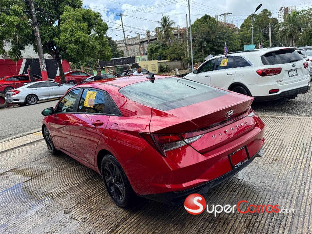 2023 Hyundai Elantra SEL — foto 6 / 12