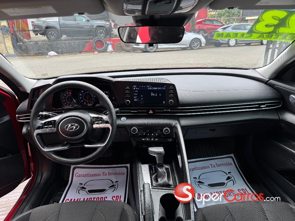 2023 Hyundai Elantra SEL — foto 9 / 12
