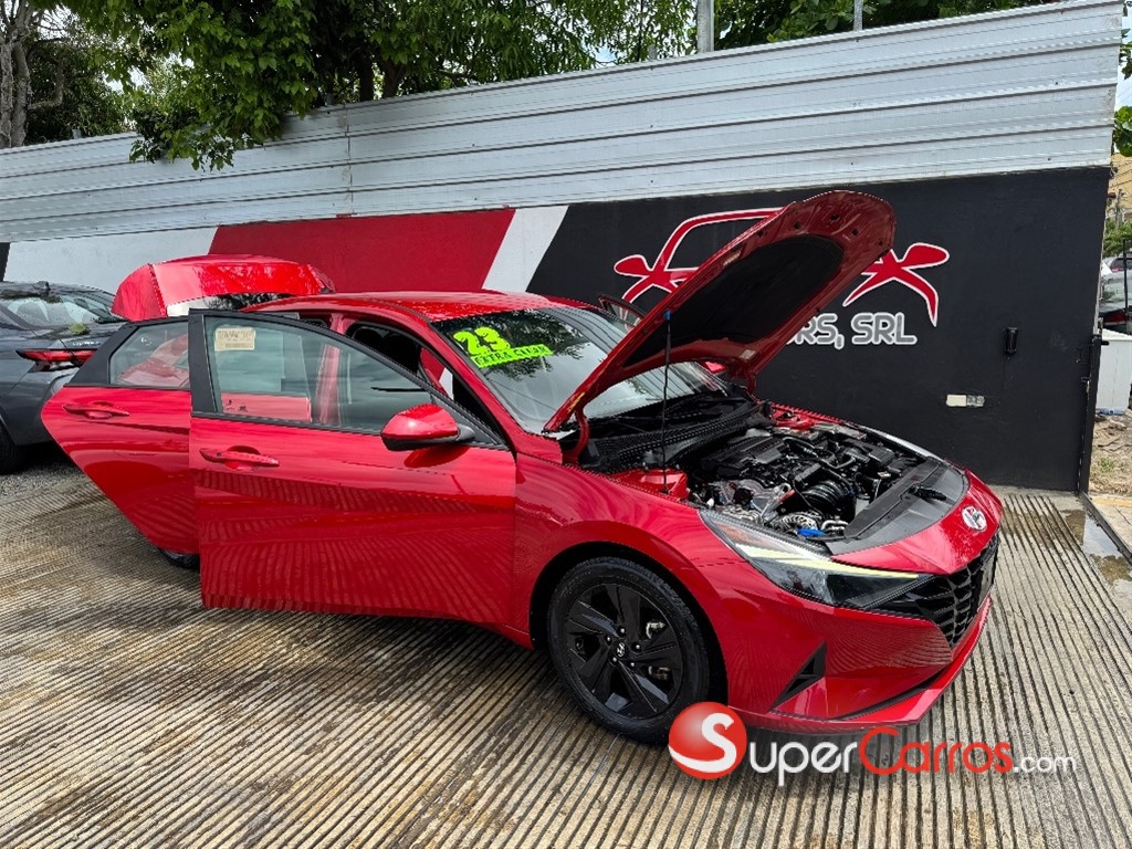 2023 Hyundai Elantra SEL — foto 10 / 12
