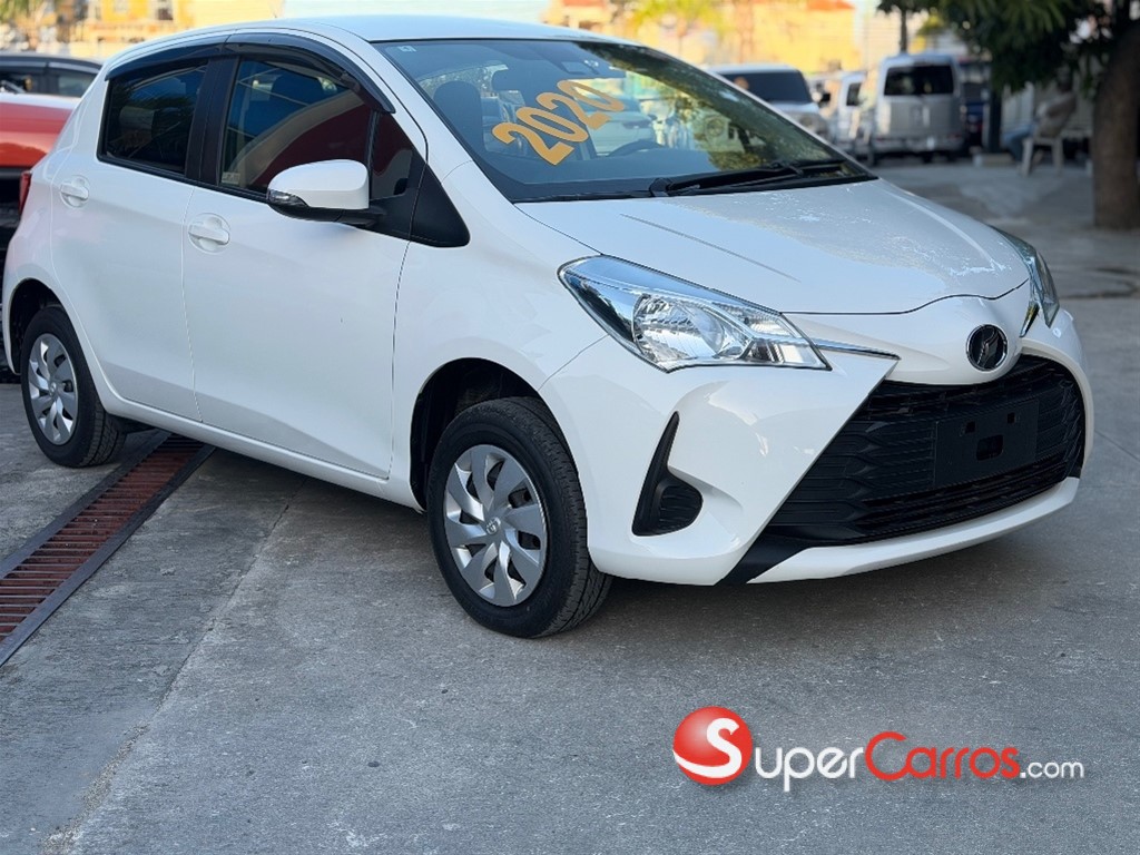 2020 Toyota VITZ — foto 4 / 11
