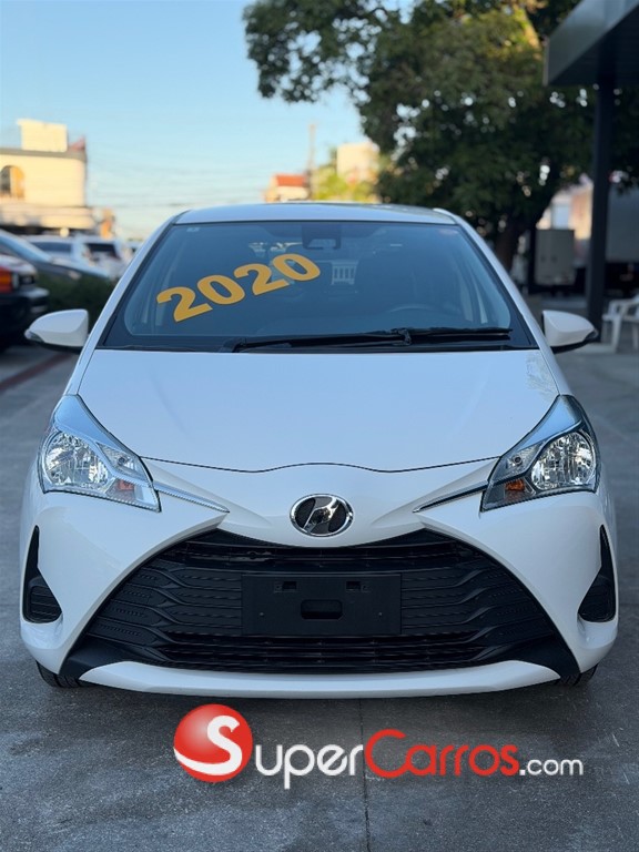 2020 Toyota VITZ — foto 6 / 11