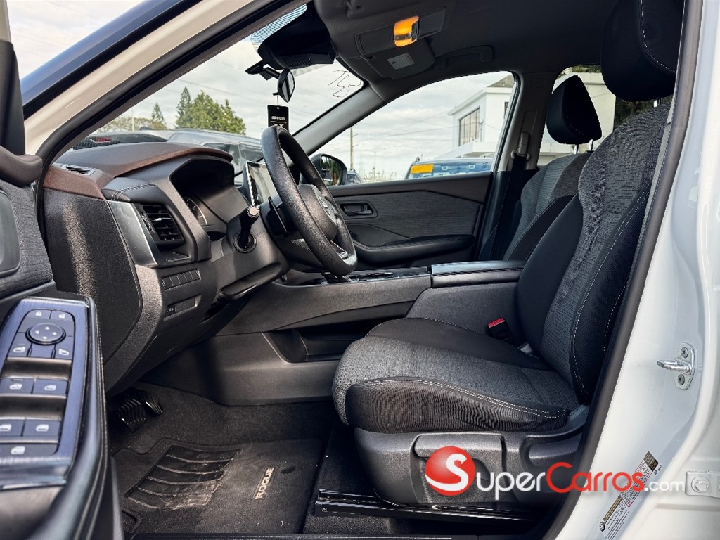 2021 Nissan Rogue S — foto 8 / 12