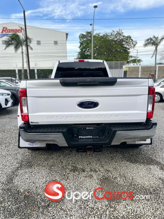 2019 Ford F 350 Super Duty — foto 11 / 12