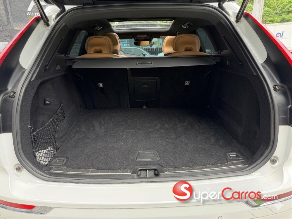 2020 Volvo XC60 T6 Inscription — foto 7 / 12