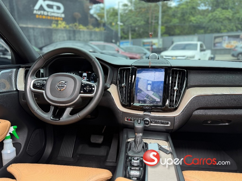 2020 Volvo XC60 T6 Inscription — foto 8 / 12
