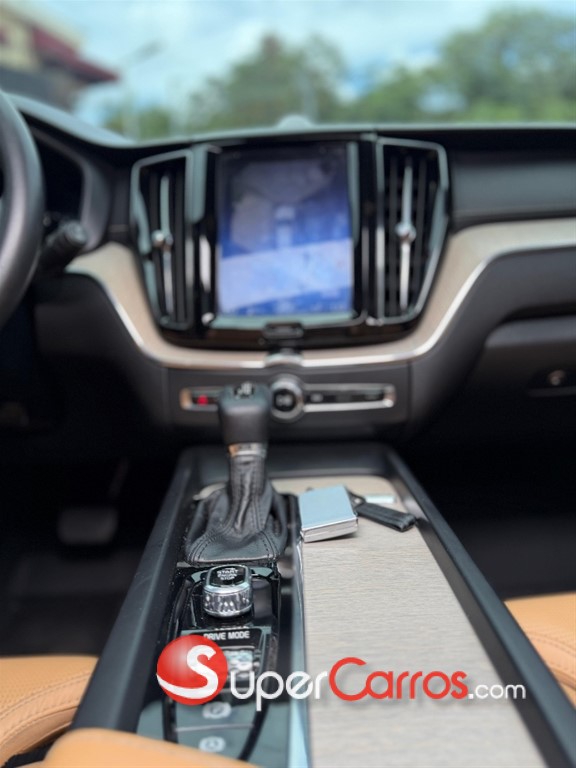 2020 Volvo XC60 T6 Inscription — foto 9 / 12