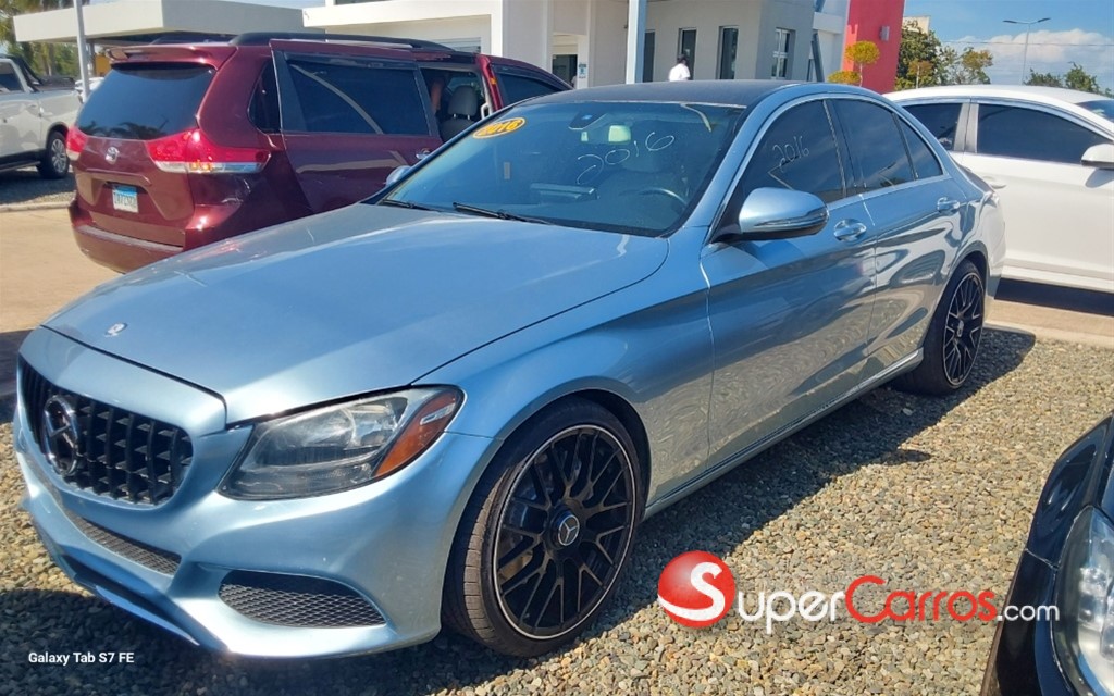 2016 Mercedes-Benz Clase C 300 — foto 2 / 4