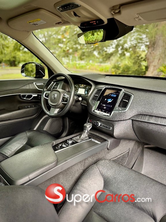 2020 Volvo XC90 Momentum T6 — foto 9 / 11