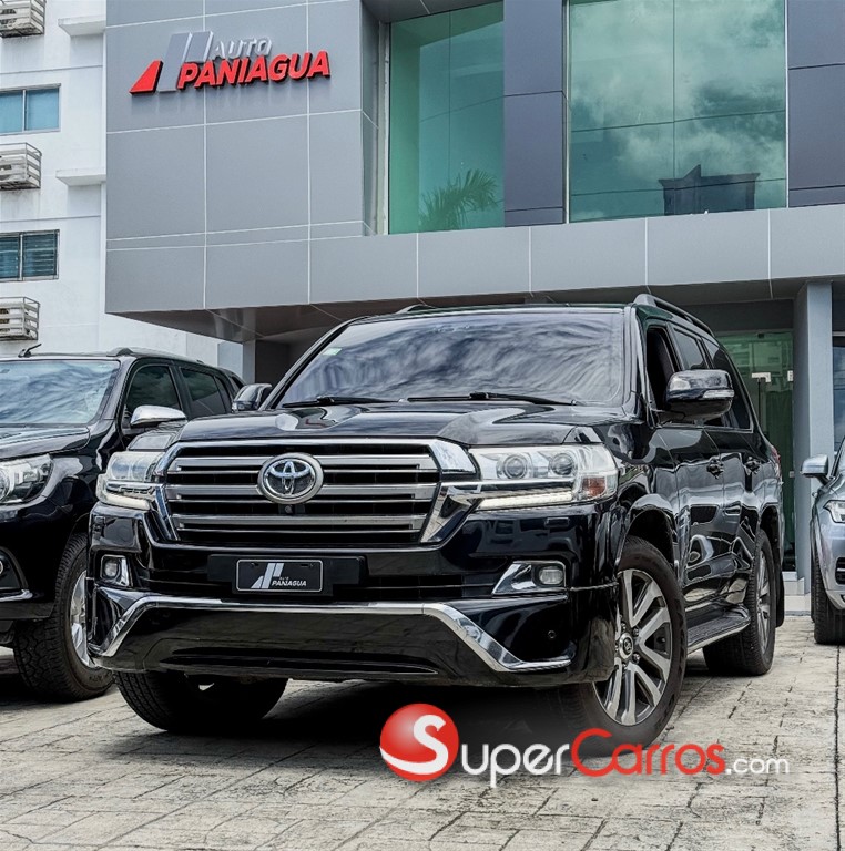 2017 Toyota Land Cruiser VXR