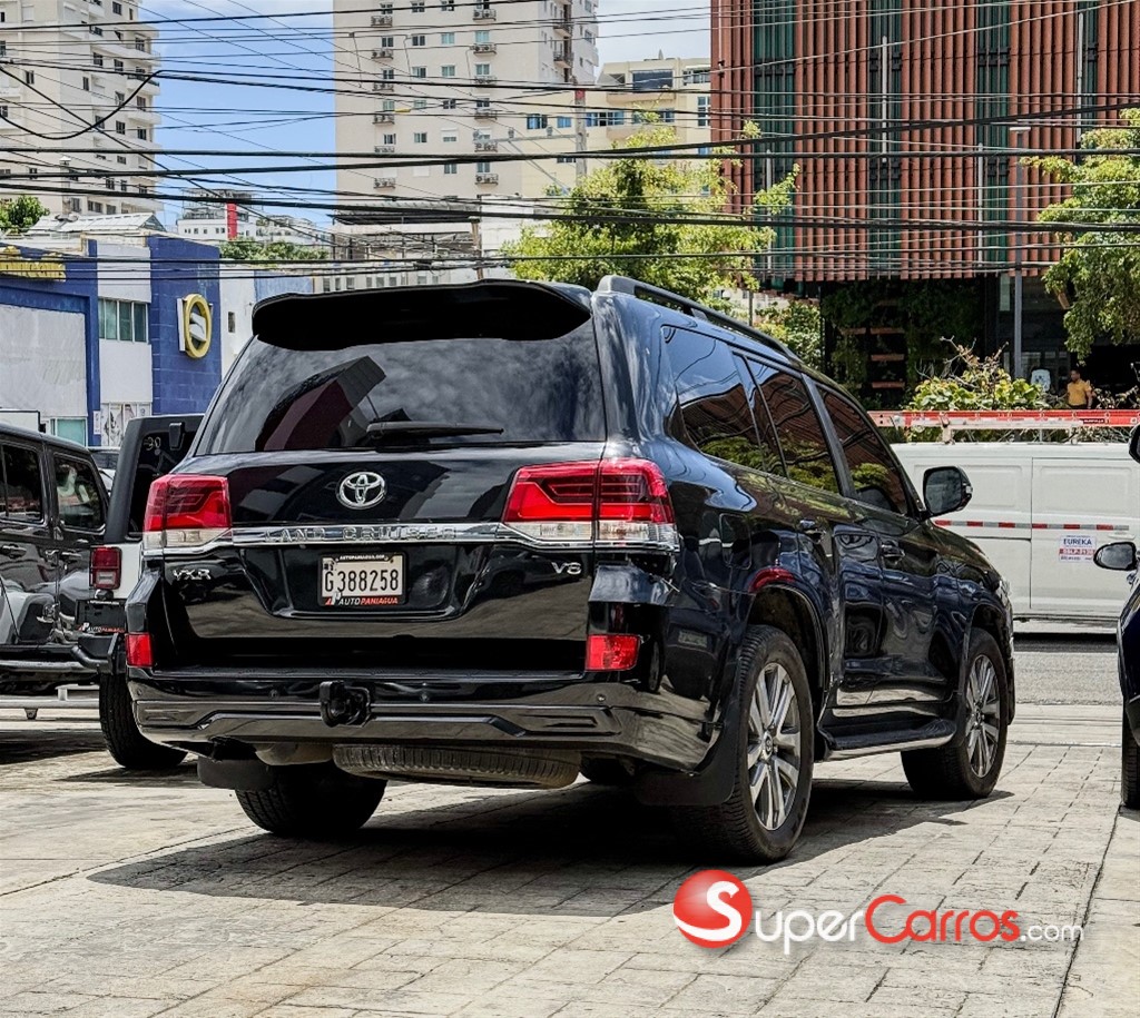 2017 Toyota Land Cruiser VXR — foto 2 / 12