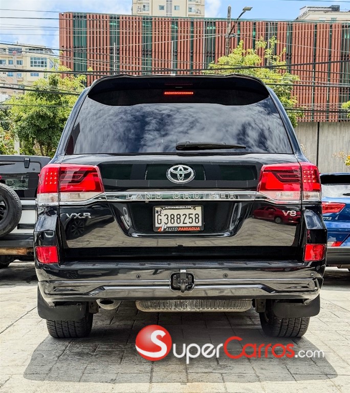 2017 Toyota Land Cruiser VXR — foto 11 / 12