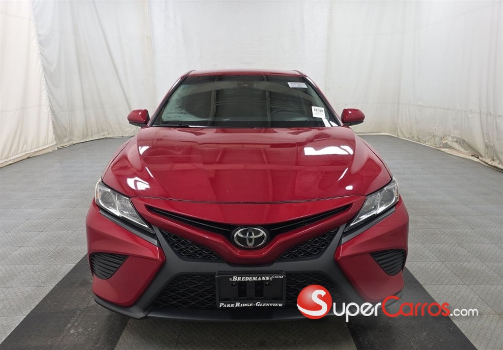 2020 Toyota Camry SE — foto 2 / 10