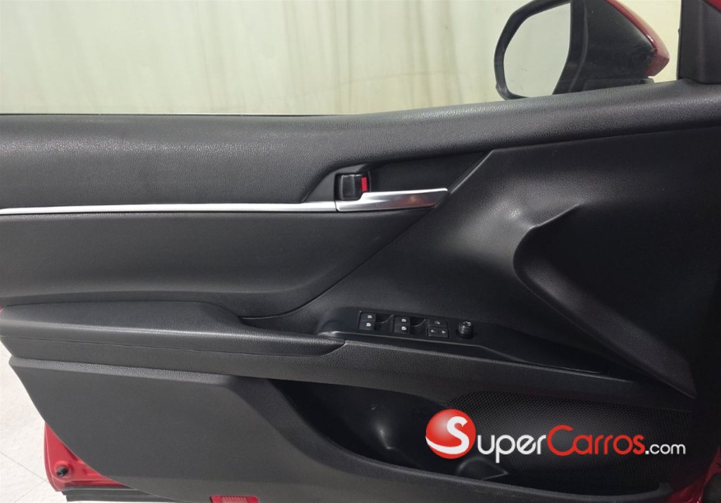 2020 Toyota Camry SE — foto 4 / 10