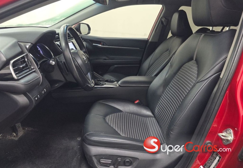 2020 Toyota Camry SE — foto 5 / 10