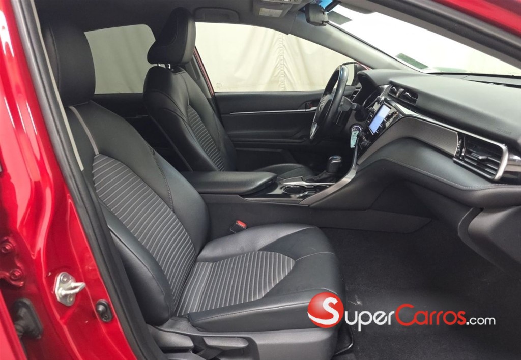 2020 Toyota Camry SE — foto 8 / 10