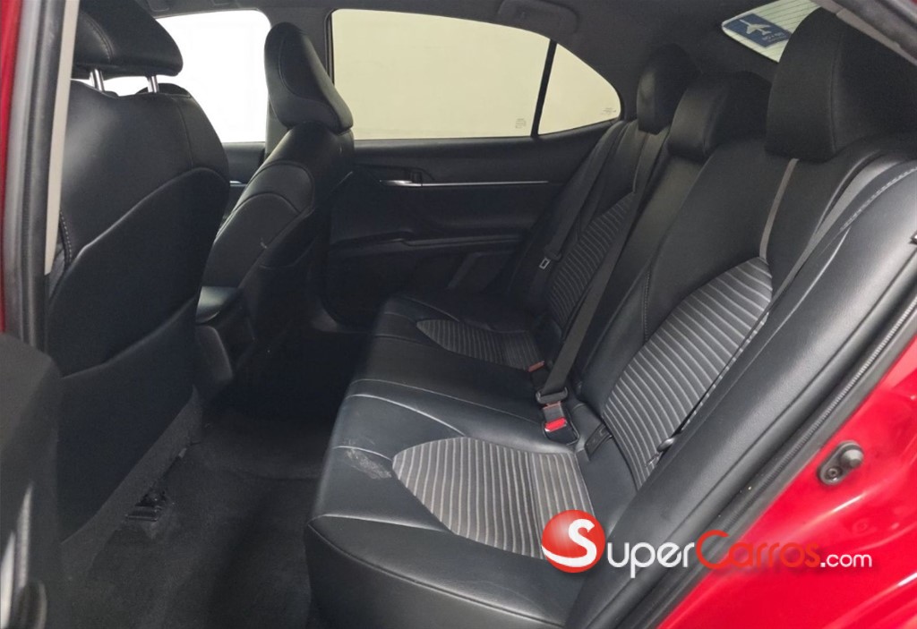 2020 Toyota Camry SE — foto 9 / 10