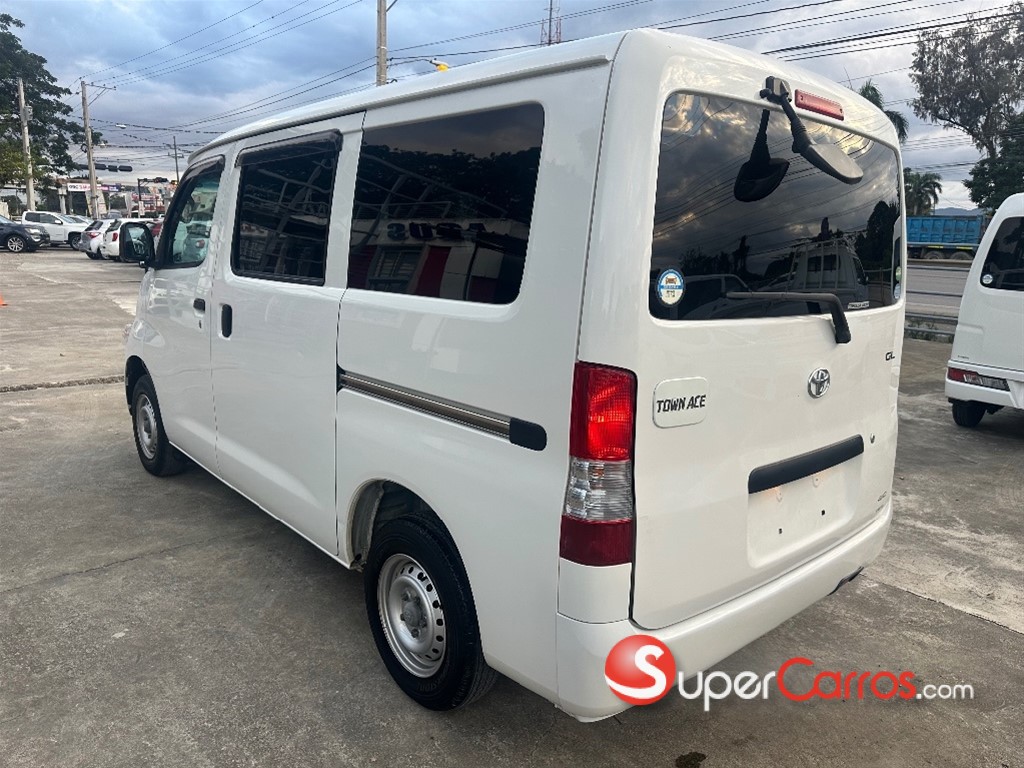2020 Toyota Town-Ace GL 4WD — foto 6 / 9