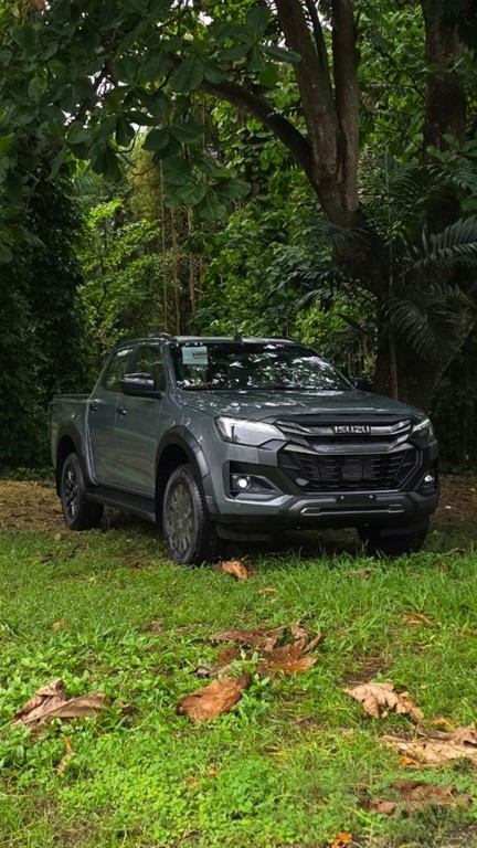 2027 Isuzu DMAX LSE — foto 3 / 12