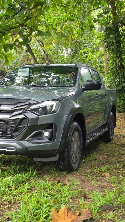 2027 Isuzu DMAX LSE — foto 5 / 12