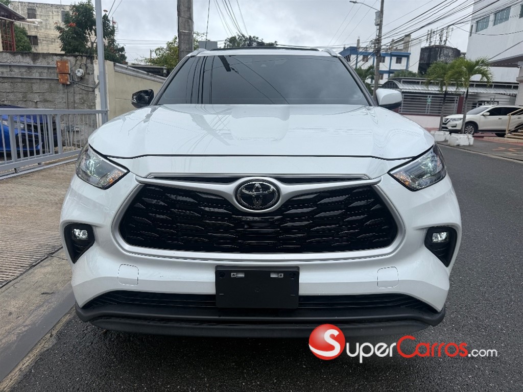 2024 Toyota Highlander XLE — foto 2 / 9