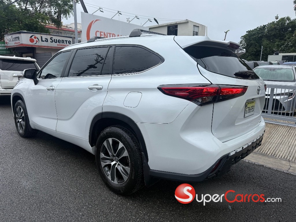 2024 Toyota Highlander XLE — foto 3 / 9