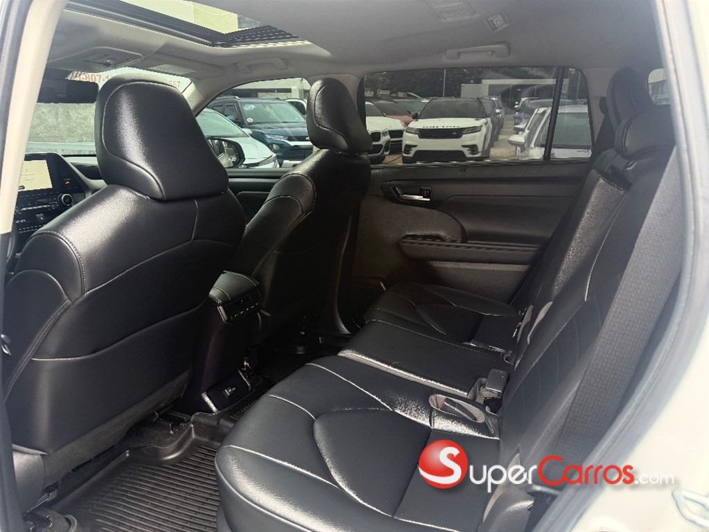 2024 Toyota Highlander XLE — foto 6 / 9