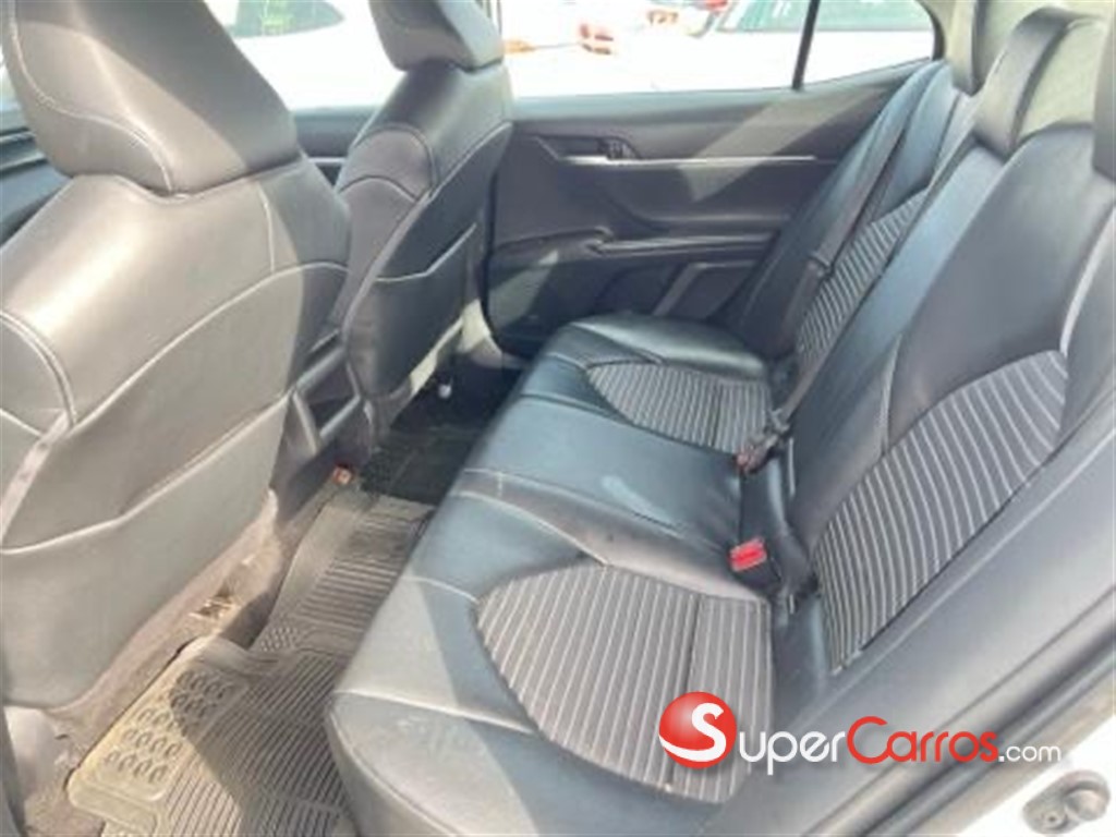 2021 Toyota Camry SE — foto 8 / 10