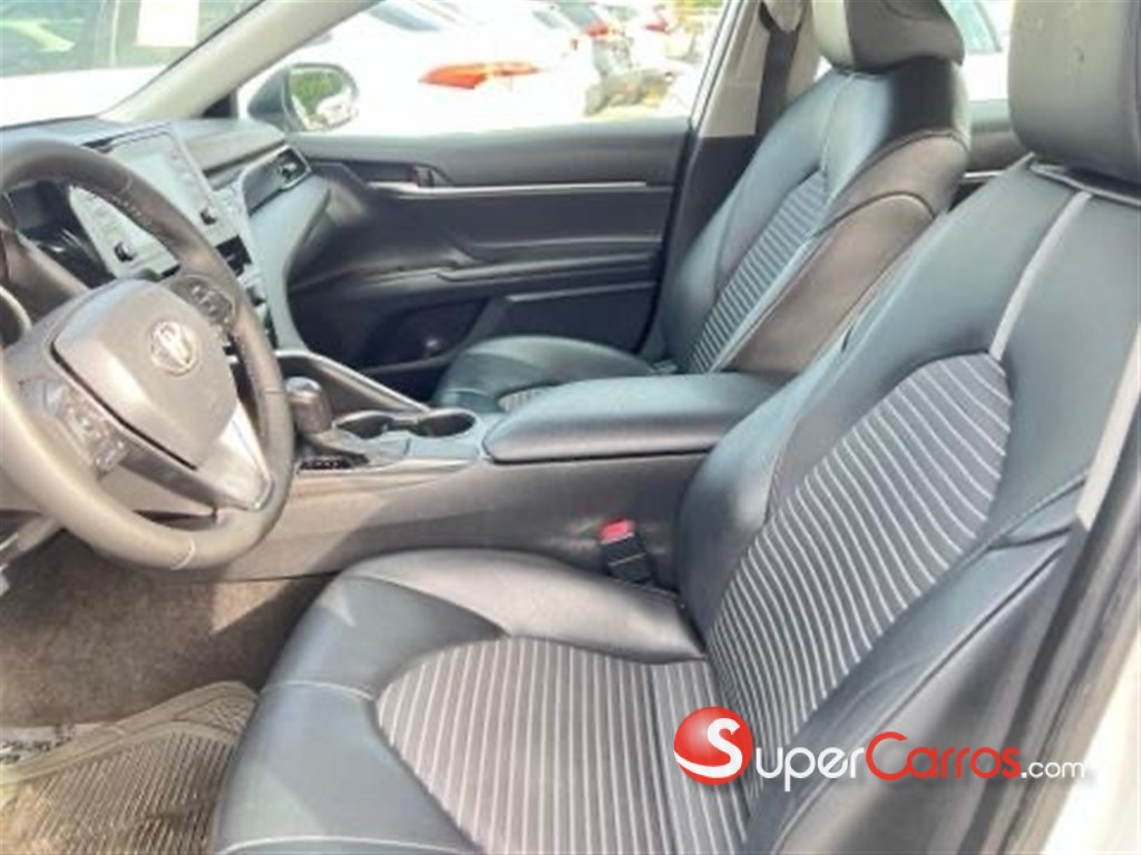 2021 Toyota Camry SE — foto 9 / 10