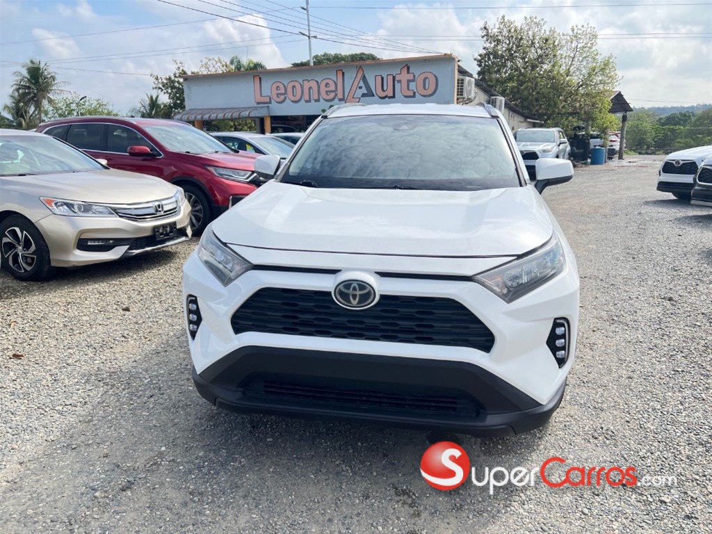 2021 Toyota RAV4 LE — foto 2 / 10