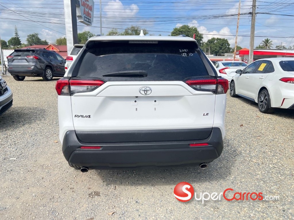 2021 Toyota RAV4 LE — foto 5 / 10