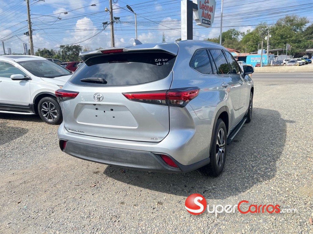 2020 Toyota Highlander XLE — foto 4 / 12