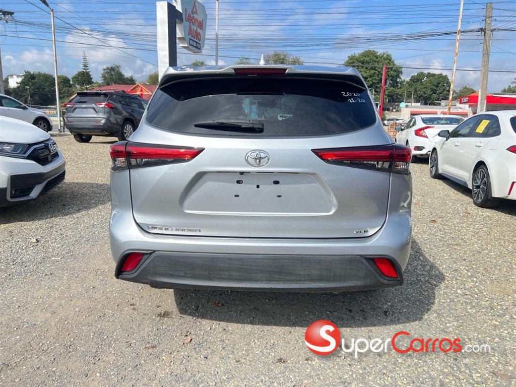 2020 Toyota Highlander XLE — foto 5 / 12