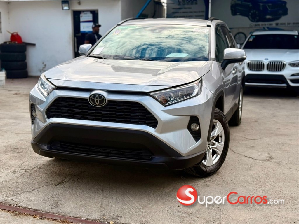 2020 Toyota RAV4 XLE