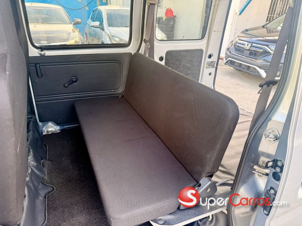 2022 Daihatsu Hijet Minivan — foto 6 / 7