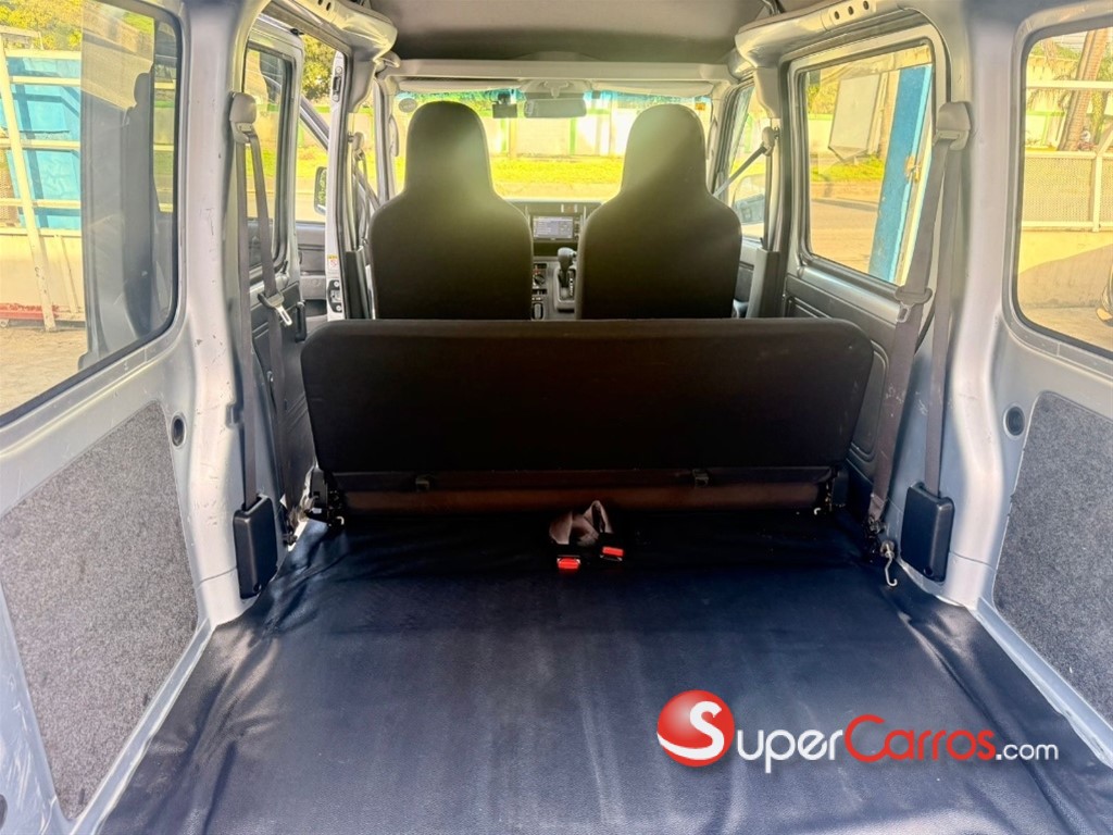 2022 Daihatsu Hijet Minivan — foto 7 / 7