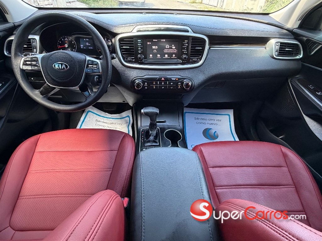 2020 Kia Sorento LX — foto 8 / 11